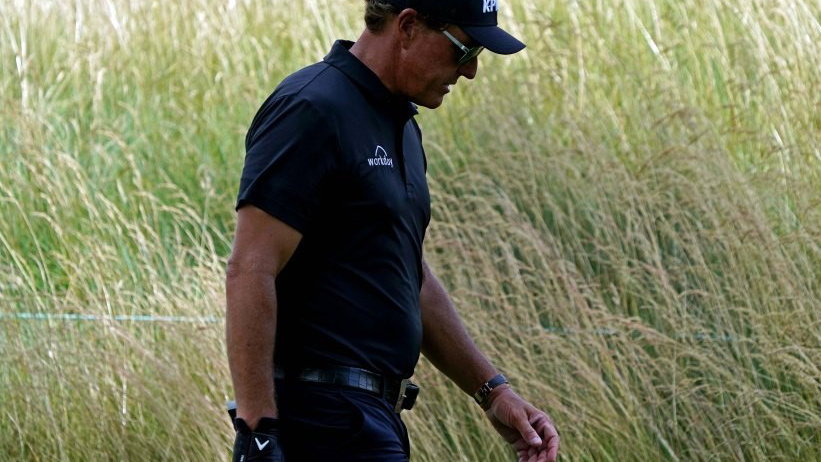 Golf fans RIP Phil Mickelson for wearing jogger-style trousers